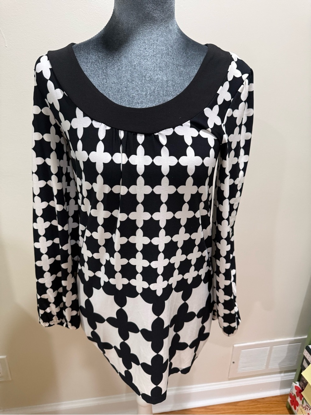 cha cha vente Black Knit Top with Logo Trim